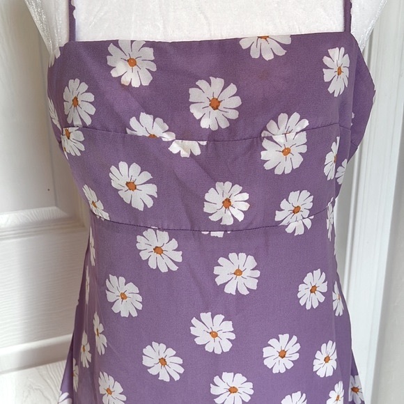 Evolutionary Spaghetti Strap Square Neck Daisy Print Mini Slip Dress - Picture 3 of 8